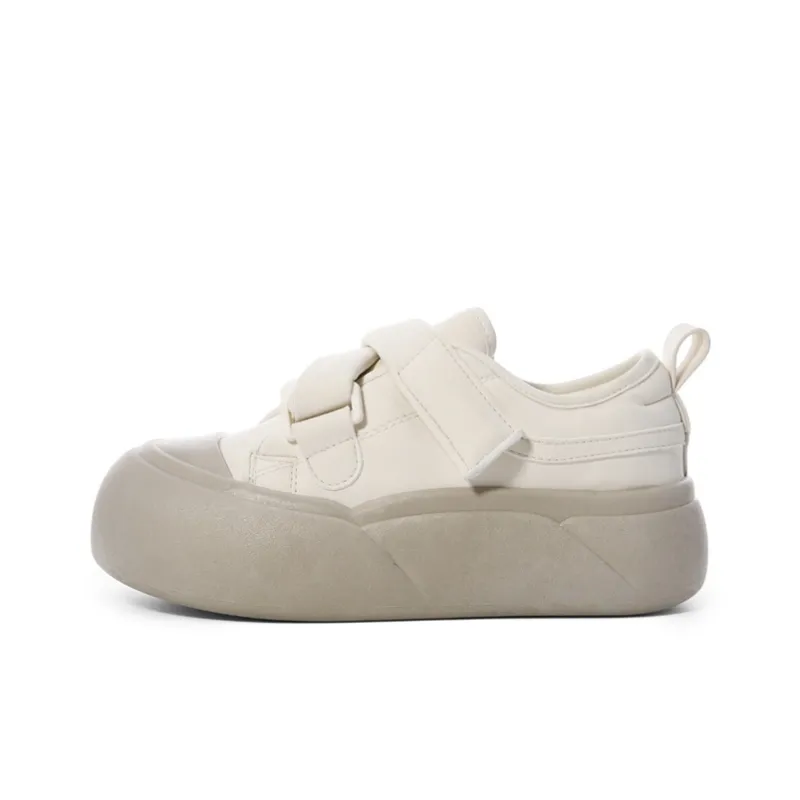 The New Age Family Low Top Skateboard Shoes Women's Milk Tea-0
