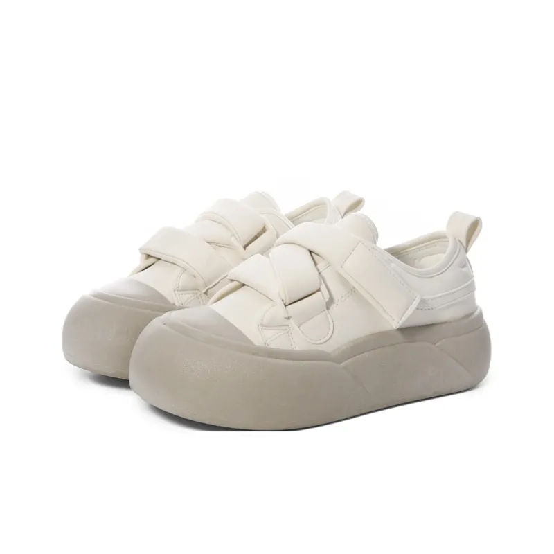 The New Age Family Low Top Skateboard Shoes Women's Milk Tea-1