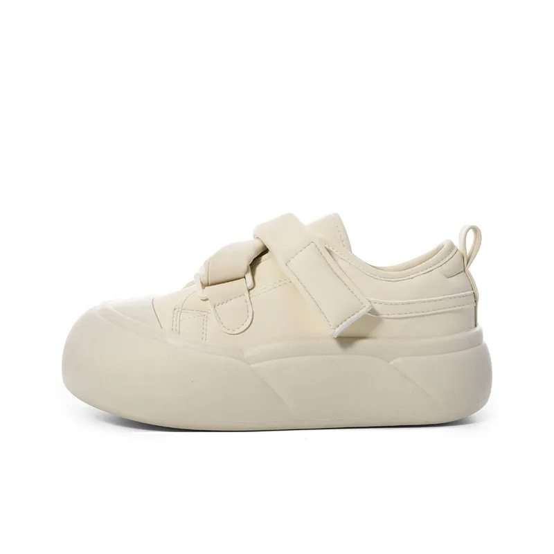 The New Age Family Low Top Skateboard Shoes Women's Light Yellow-0