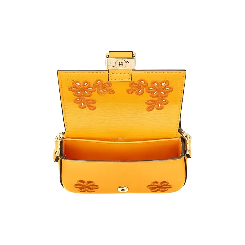 FENDI Baguette Crossbody Bags-3