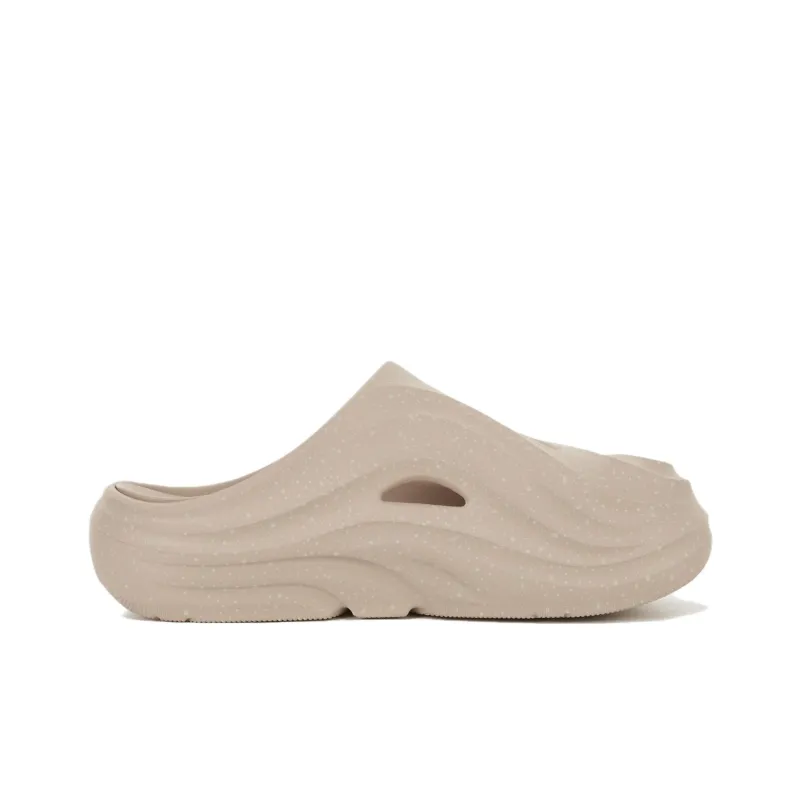 THE NORTH FACE FIORD Slip Resistant Abrasion Resistant Closed Toe Slippers Unisex Dark Beige-1