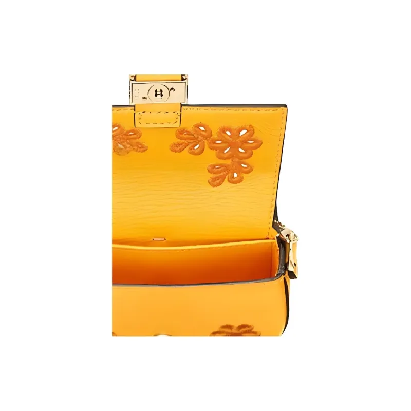 FENDI Baguette Crossbody Bags-4