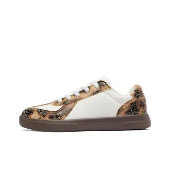 AMICNIEGD Breathable Quick Dry Low Top Skateboard Shoes Women's