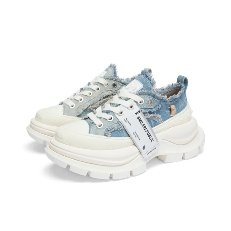 SMILEREPUBLIC SMILE QUEEN Wear resistant And Lightweight Low Top Canvas Shoes Unisex-1