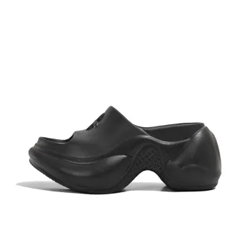 Old Meow Closed Toe Slippers Women's