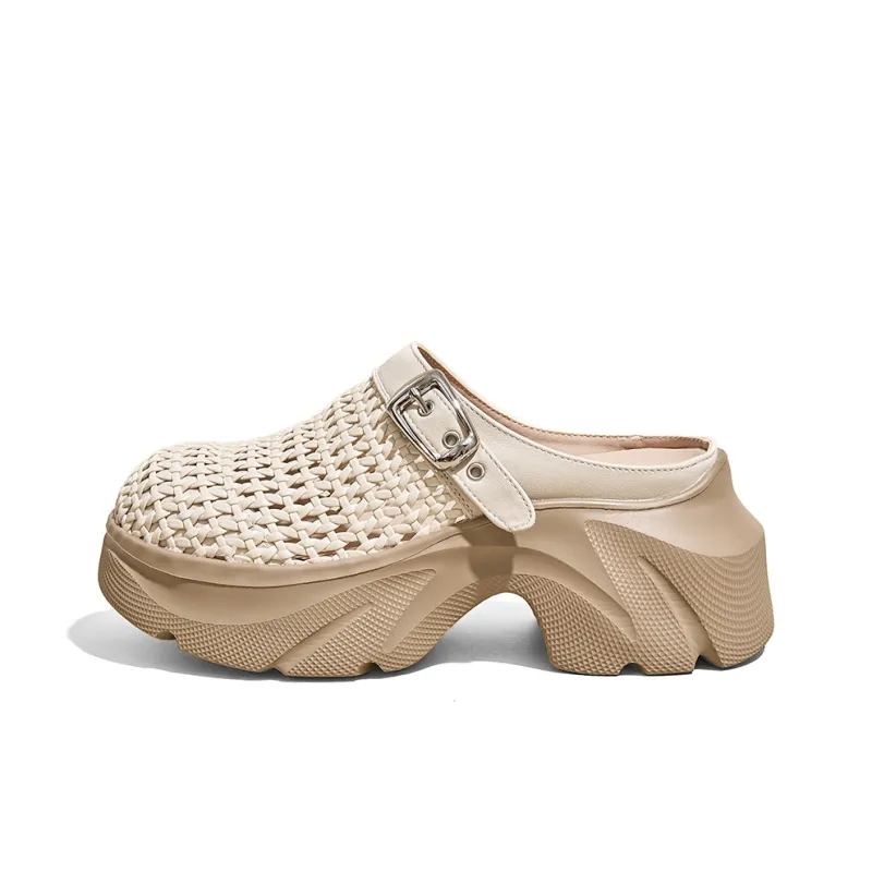 A Poinsettia Princess Closed Toe Slippers Women's-0
