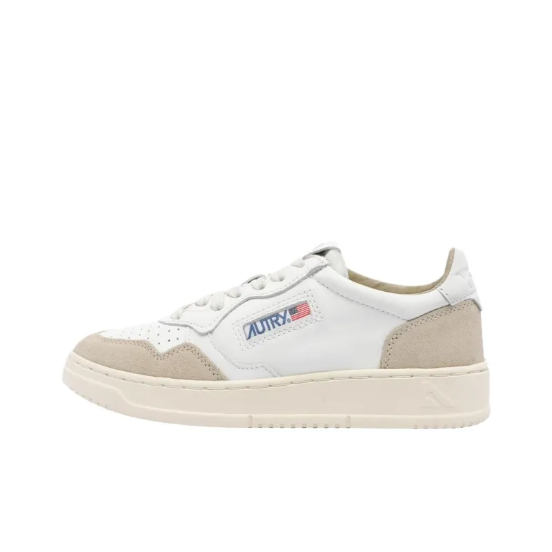 AUTRY Medialist Low Top Skateboard Shoes Women's White-0