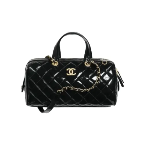CHANEL Leather Is Worn On A Chain Bowling Bag, Shoulder Bag, Handbag Tubas Women's Black