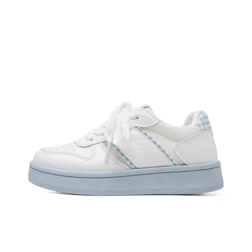 FANTASTIC XBOX Coverage Slip Resistant Lightweight Breathable Low Top Skateboard Shoes Women's