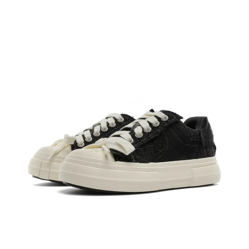 MOMGOG Breathable Low Top Skateboard Shoes Unisex Black-1