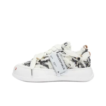 SMILEREPUBLIC Cheese Cat Low Top Canvas Shoes Unisex Black White