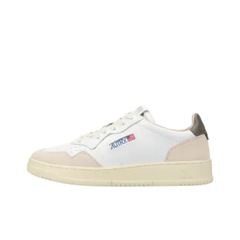 AUTRY Medalist Low Top Skateboard Shoes Men's White Pink