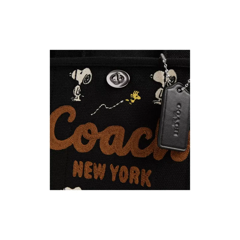 Peanuts X COACH Cargo Handbags-4