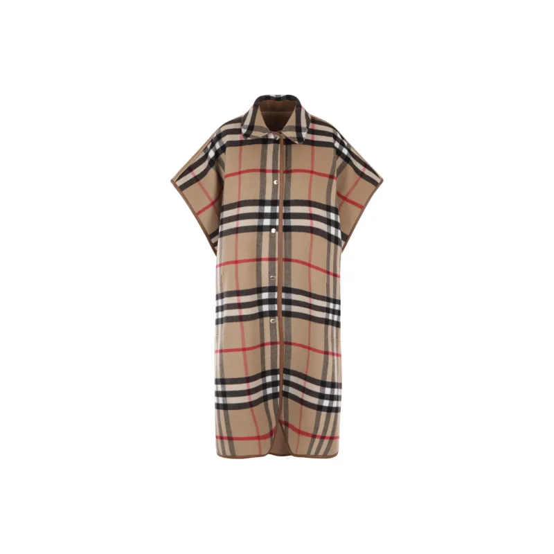 Burberry Press stud Cape-1