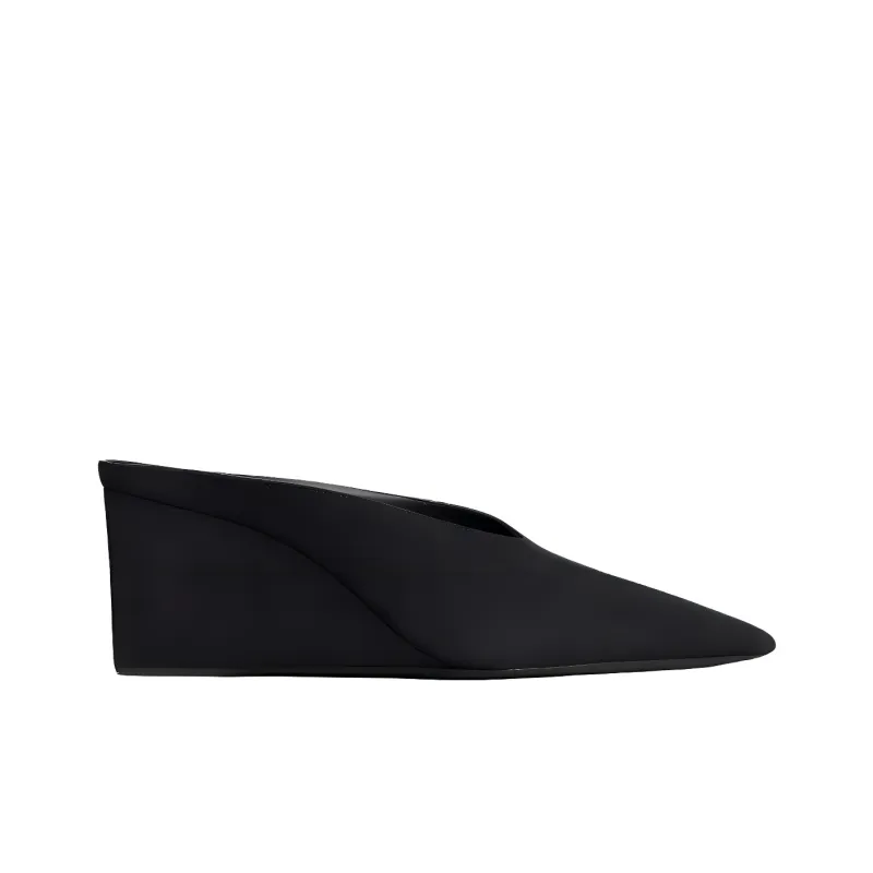Alaia Rubber Sole Closed Toe Slippers Women's Black-1