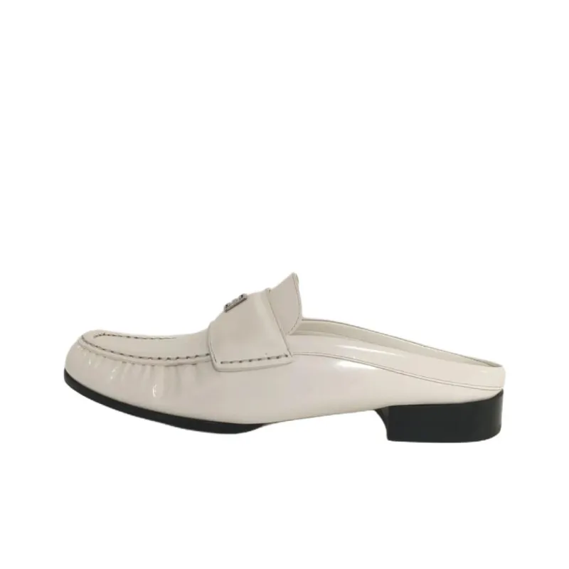 Givenchy Closed Toe Slippers Women's White-0