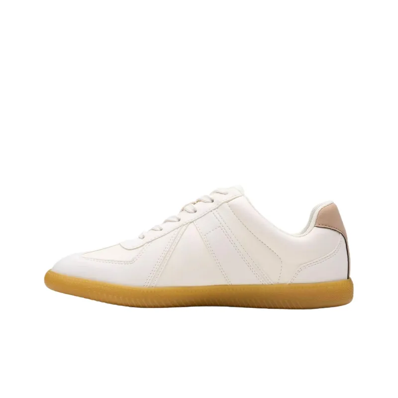 Clarks Nykole Step Low Top Skateboard Shoes Women's White-1