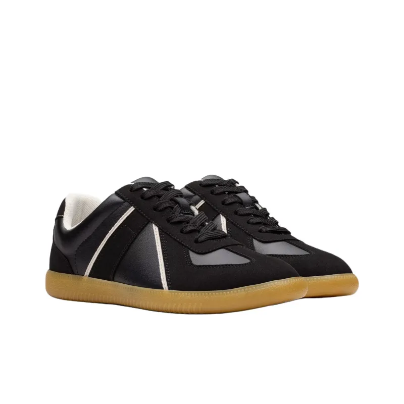 Clarks Nykole Step Low Top Skateboard Shoes Women's Black-2