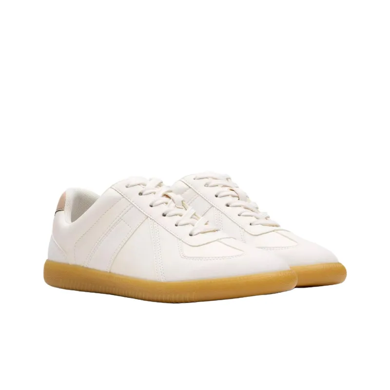 Clarks Nykole Step Low Top Skateboard Shoes Women's White-2