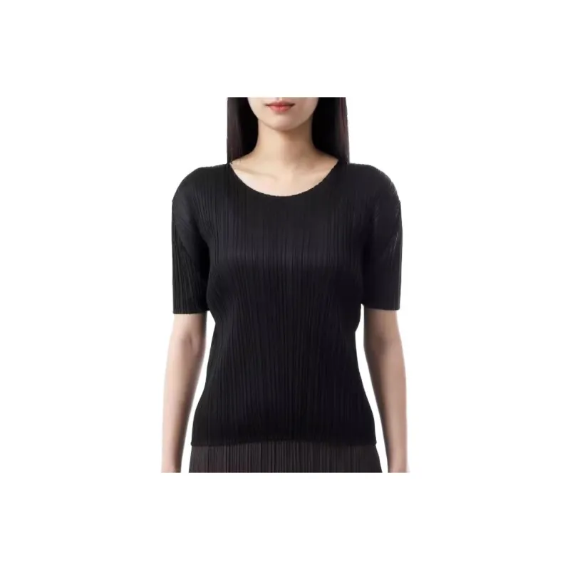 PLEATS PLEASE ISSEY MIYAKE T Shirt Women's Black-0