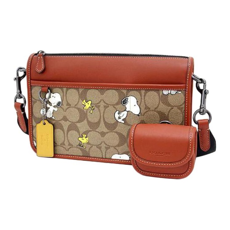 ぽんちゃんのポシェットなど Peanuts X Snoopy X COACH Heritage Crossbody Bags - POIZON