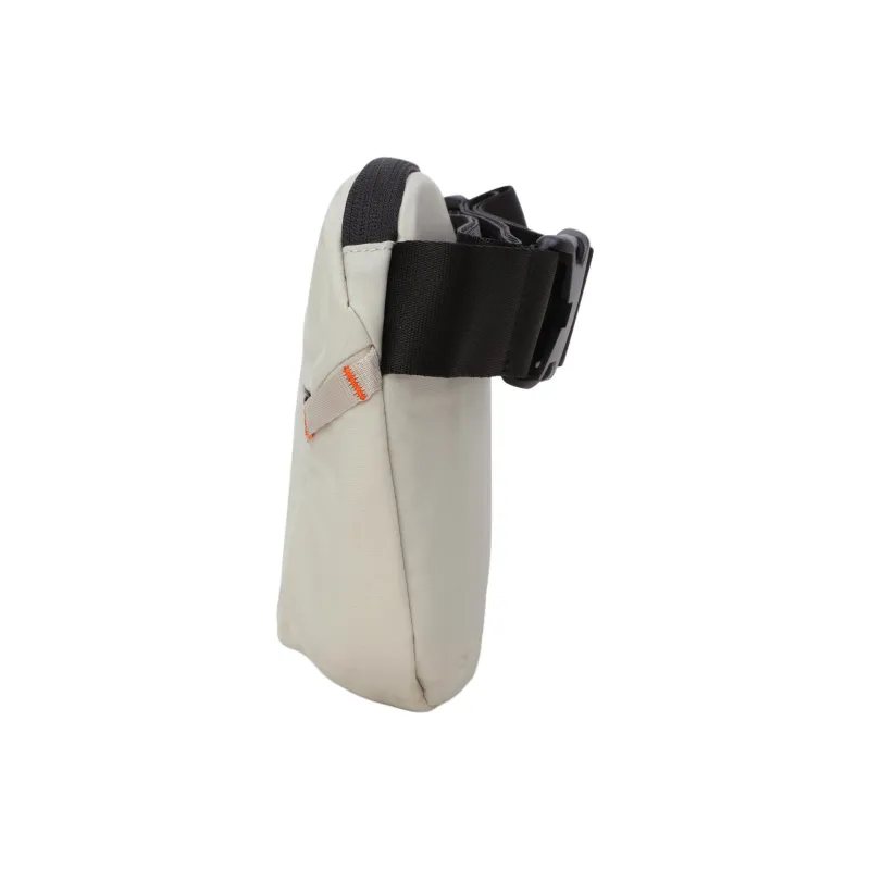 DESCENTE Nylon Fanny Pack Trumpets Unisex Cream-2