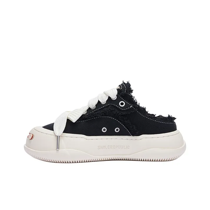 SMILEREPUBLIC Abrasion Resistant Breathable Low Top Canvas Shoes Unisex Black-1