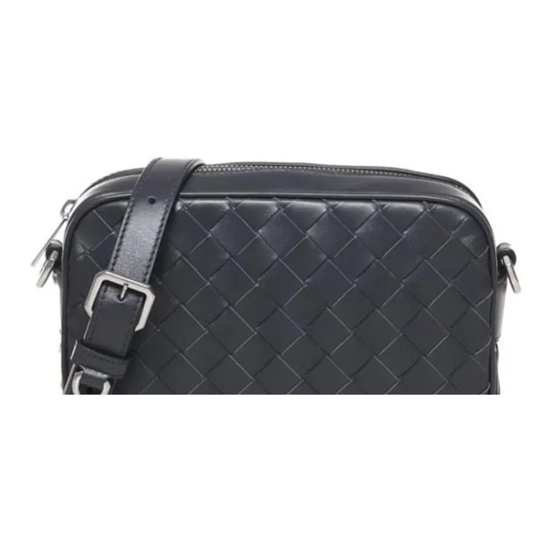 Bottega Veneta Calfskin Shoulder Bag Men's Black-4