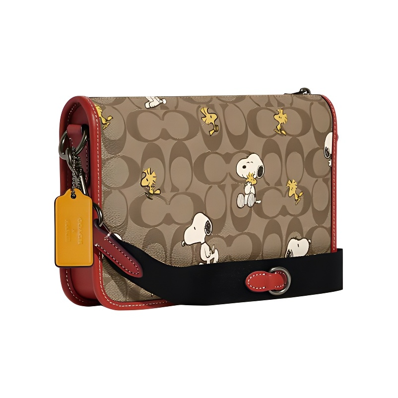大人気☆PEANUTSコラボ【COACH】スヌーピー ポーチ 完売必須