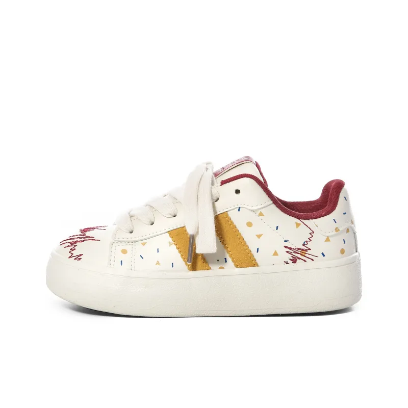 Lovely You Wear resistant And Lightweight Low Top Skateboard Shoes Women's Red Yellow-0