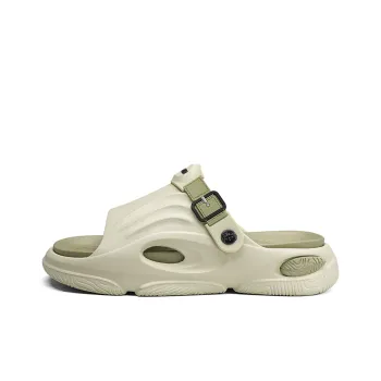Budding Bear Beach Sandals Men's