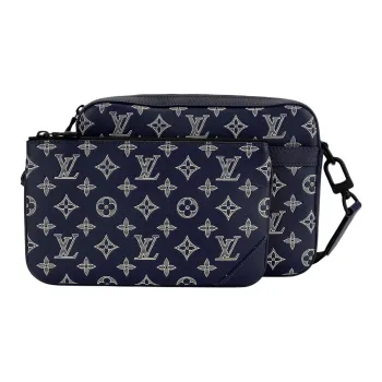 LOUIS VUITTON M69443 Trio Messenger