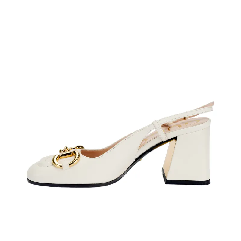 パンプス GUCCI GG LOGO SLINGBACK PUMP WITH HORSEBIT Women's slingback pump with Horsebit in beige and ebony