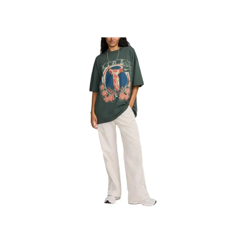 Nike Sportswear Essential Women's Oversized T-Shirt-2