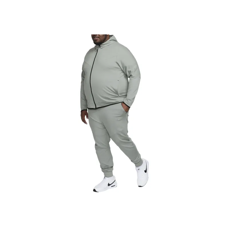 Nike Sportswear Tech Fleece Lightweight Men's Slim-Fit Jogger Sweatpants-3