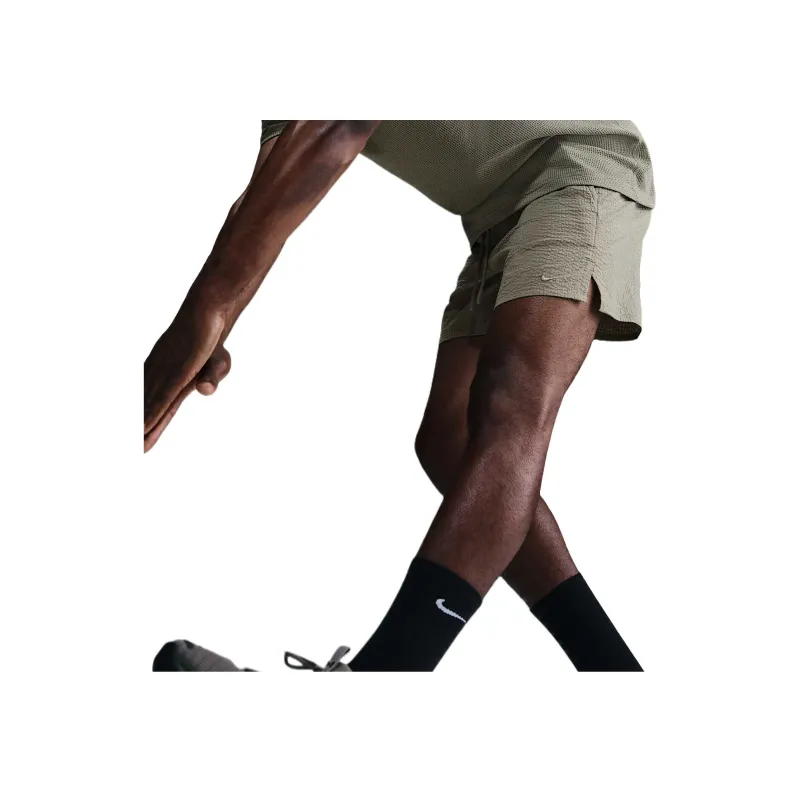Nike Unlimited Men's Dri FIT 5' Unlined Seersucker Versatile Shorts-2