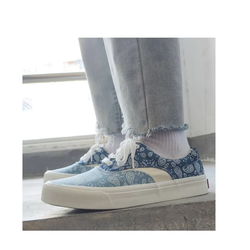 Plus Size Canvas Sneakers-2