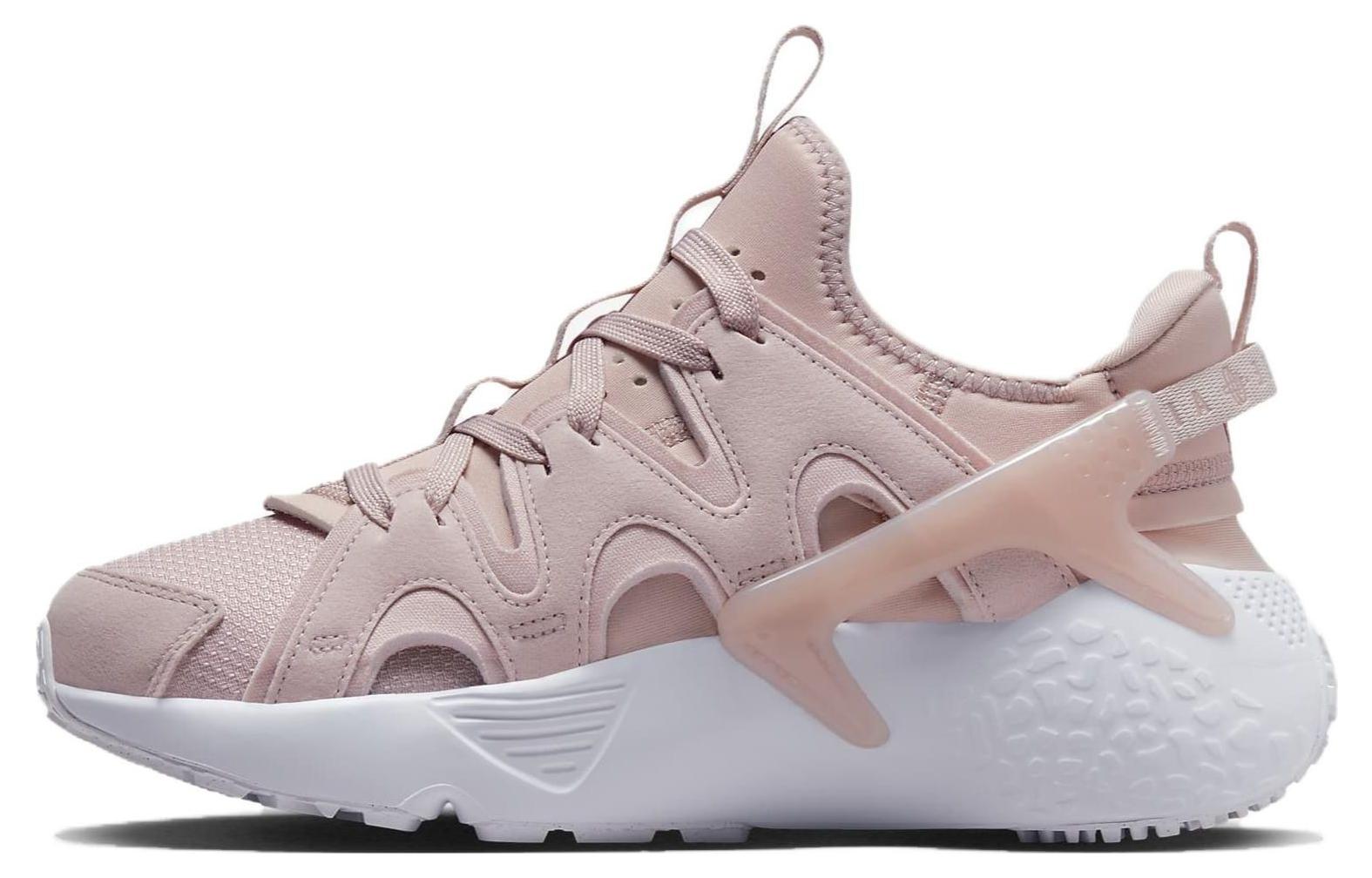 Nike Women selling Huarache