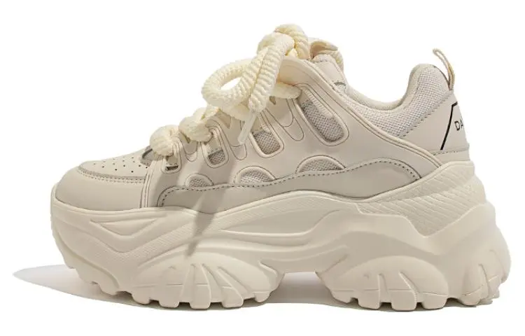 Daphne Sneaker- White