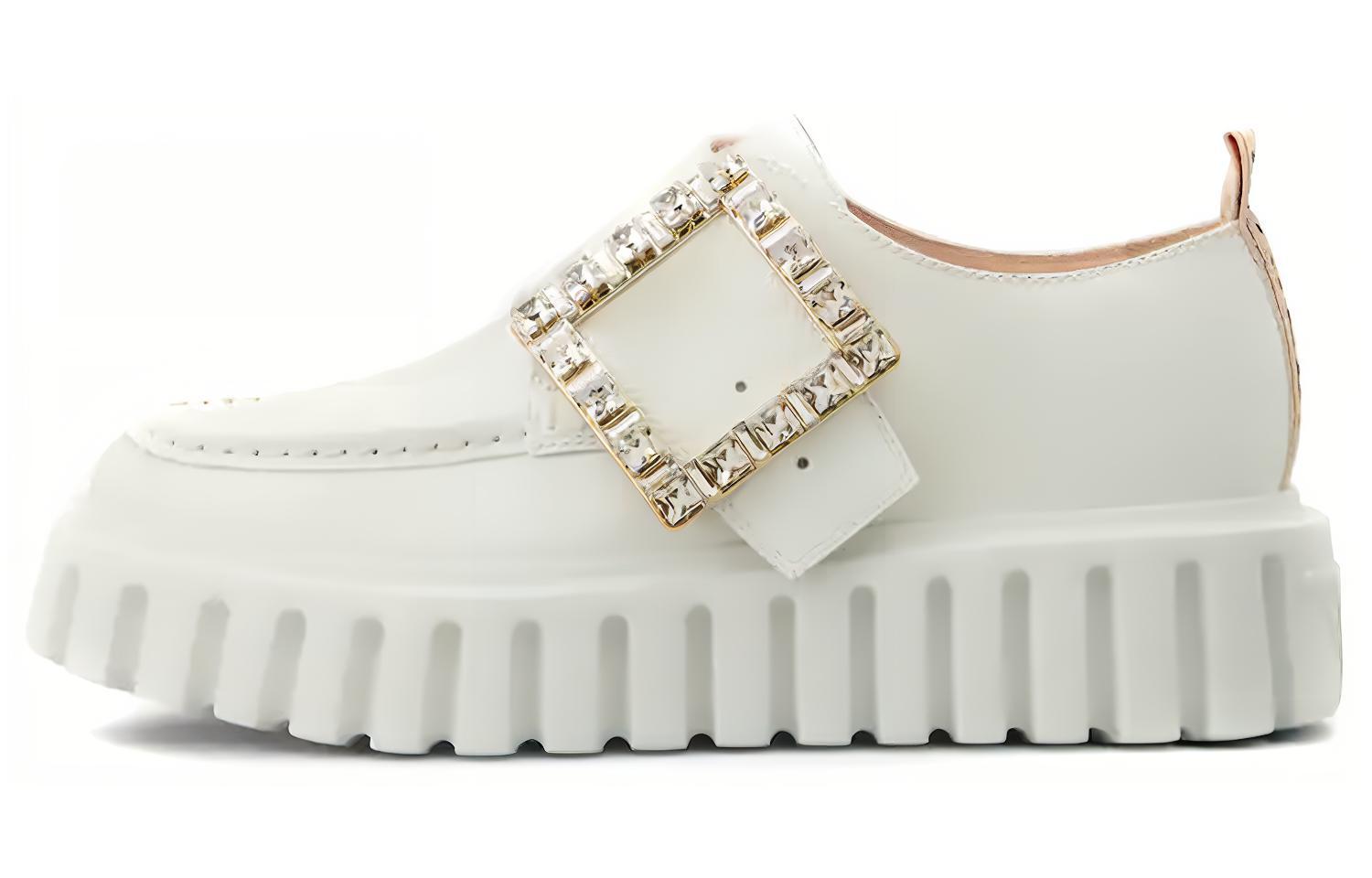 【関税&送料込み】Roger Vivier Viv Jeu De Fille Pearls Jeu de Fille Clutch in raffia Natural Woman