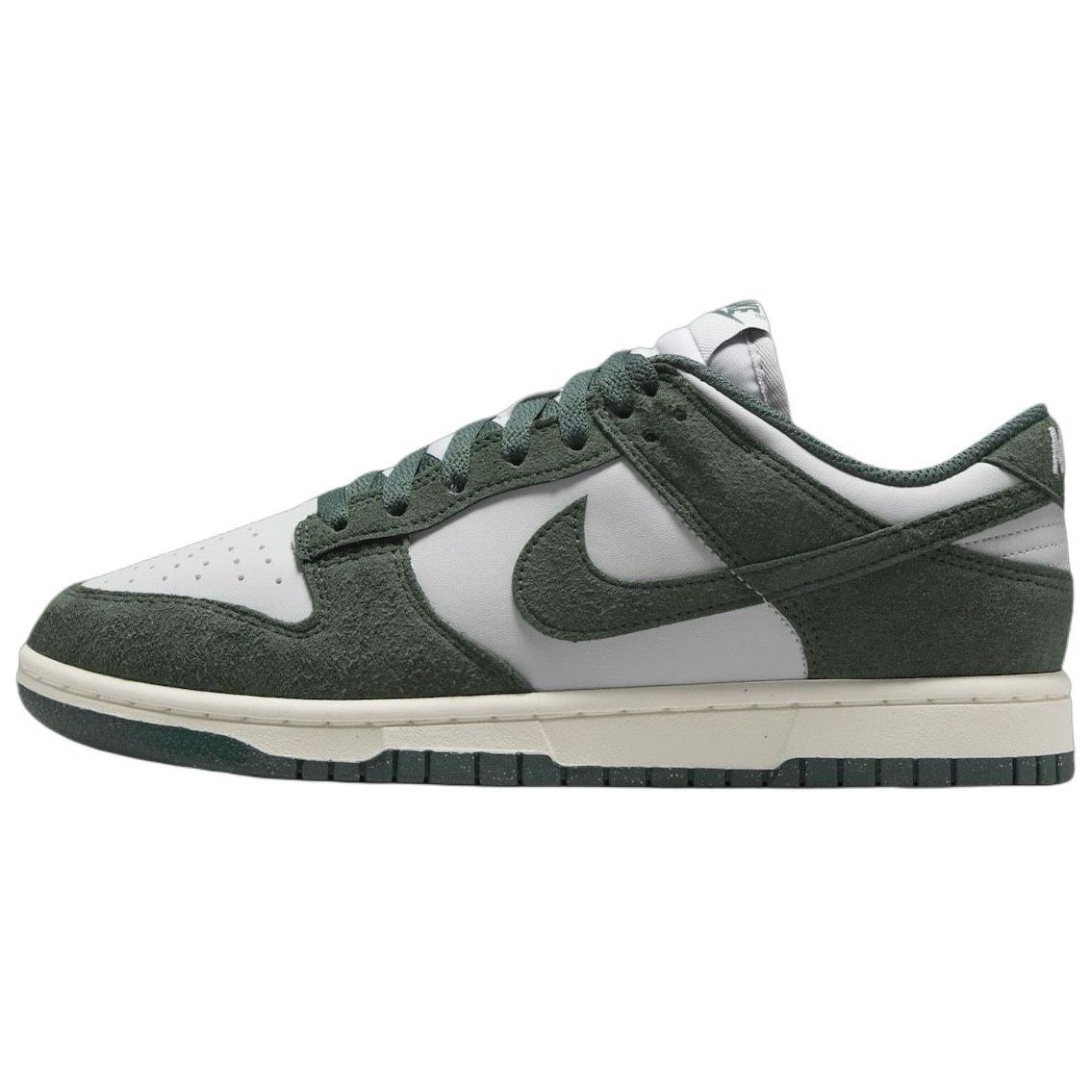Nike スニーカー ホワイト/ダークグリーン US 5.5 Nike Dunk Low Next Nature Viintage Green Women's US W 5.5