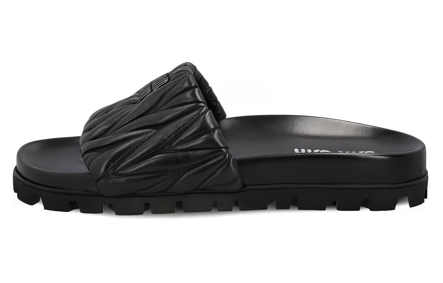 【miumiu】Logo Slide Slippers ★送料関税込★追跡可能★ Miu Miu appliqué-logo Slides | Brown | FARFETCH