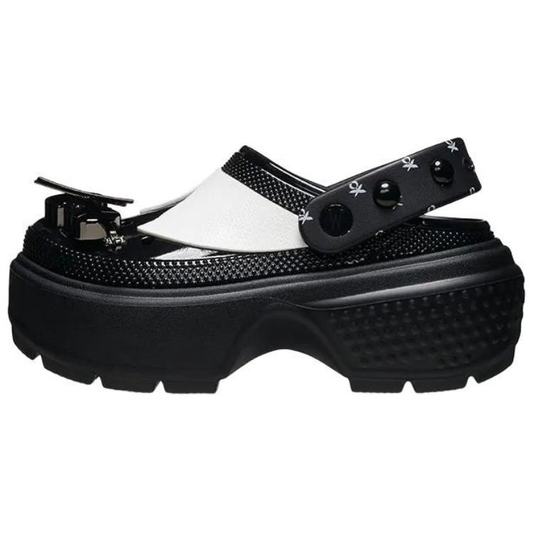 コラボ!!【CROCS】X Wednesday Addams Stomp Clog Amazon.com | Crocs Unisex Wednesday Addams Stomp Clog Black