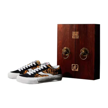 Vision Street Wear X Odd Cushioned Wear Resistant Balanced Lightweight Low Top Skateboard Shoes Unisex Black