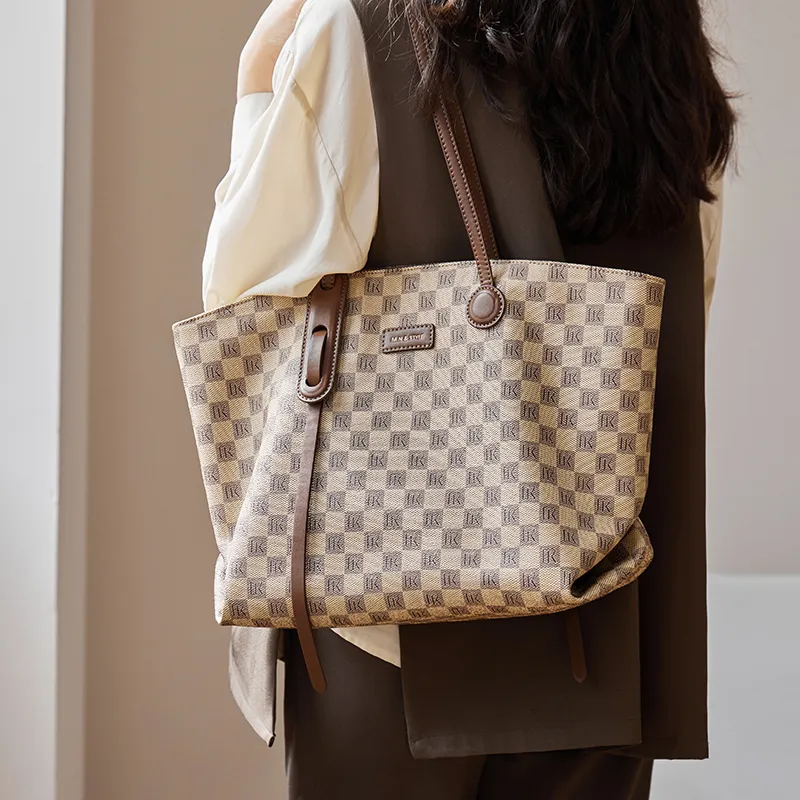 Narandu PVC And Synthetic Leather Tote Bag Shopping Bag Shoulder Bag Shoulder Bag Women's Beige Yellow/Khaki-2
