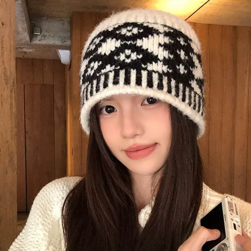 PLAN IN Beanies Unisex-3