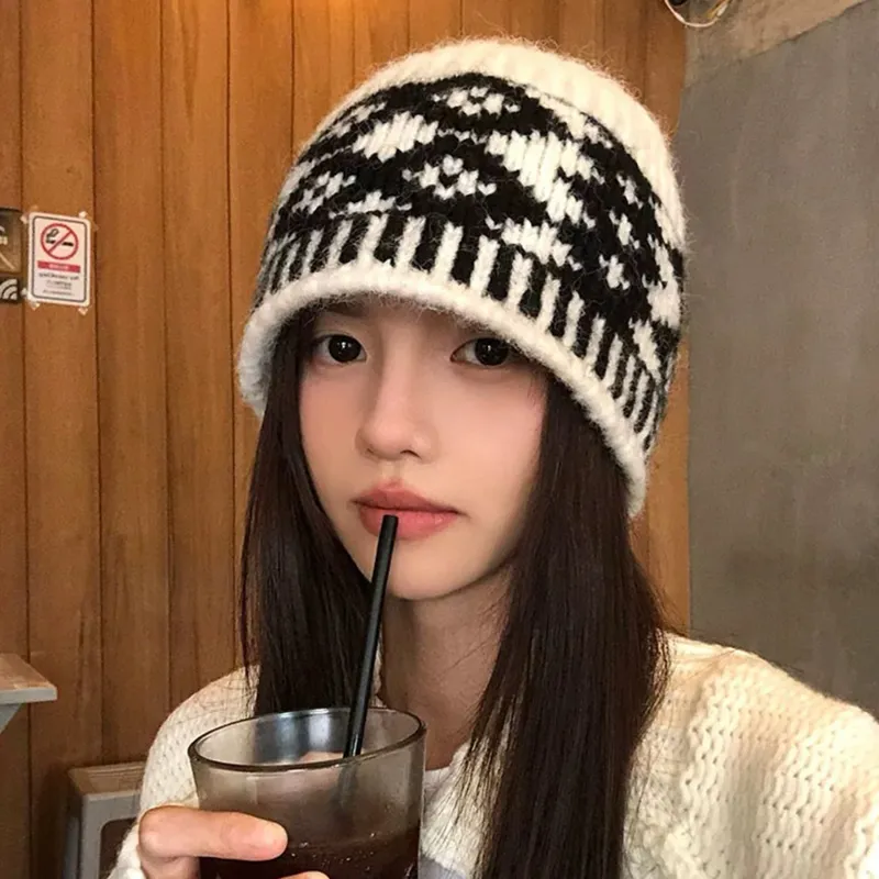PLAN IN Beanies Unisex-2