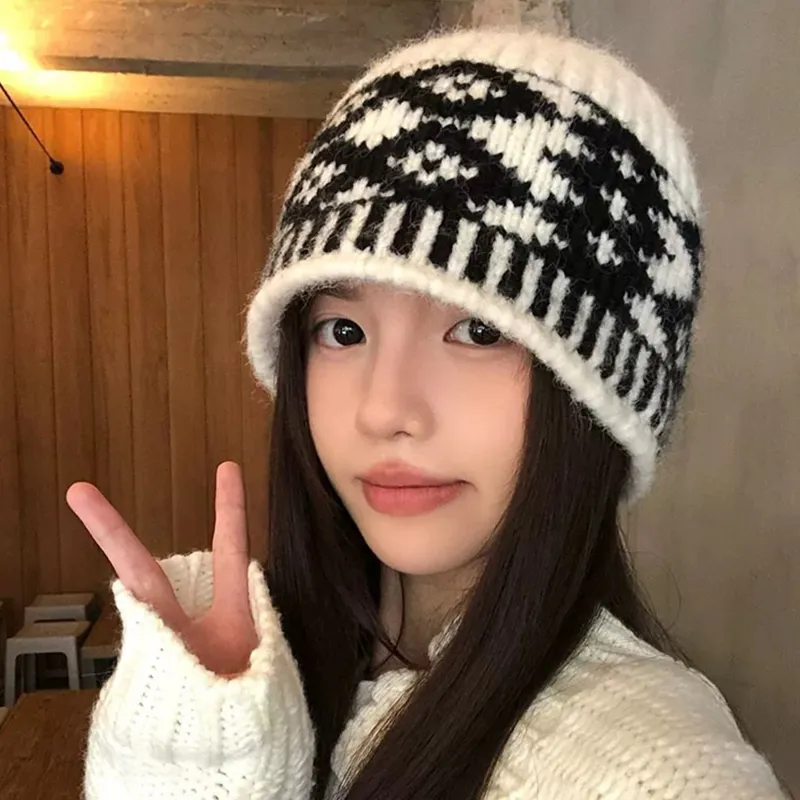 PLAN IN Beanies Unisex-1