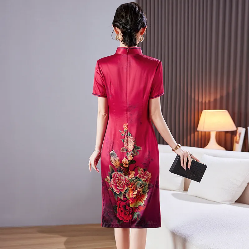 Yi Mengyuan Silk Short Sleeved Dress Women's Gradient Red-3