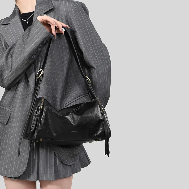 Tanita West Cow Leather Shoulder Bag Medium Size Women's Black-3